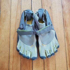 Vibram Fivefingers Gray Athletic Shoes - Size 7.5